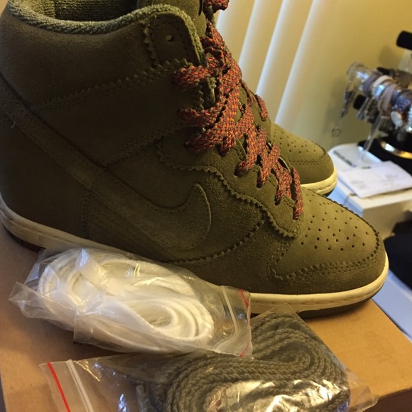 Nike women's dunk sky hi