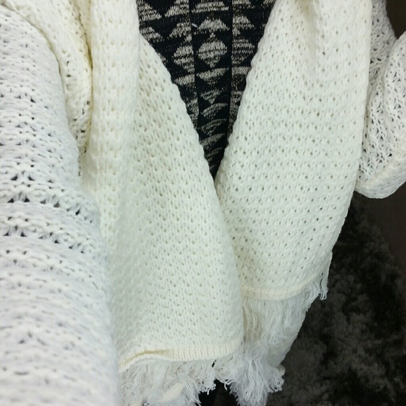 CHIC CREAM KNITTED CARDIGAN - Picture 4 of 4
