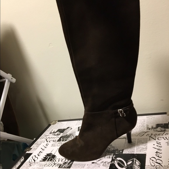 Size 9, chocolate brown boots