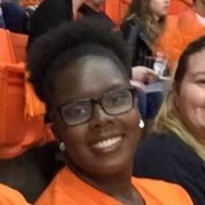 Meet your Posher, Danae