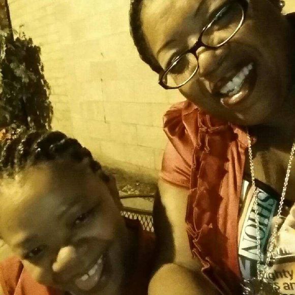 Meet your Posher, Sandra - Picture 1 of 1