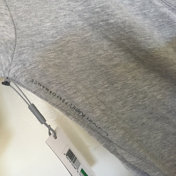 Calvin Klein Brand New Top. - Picture 3 of 3