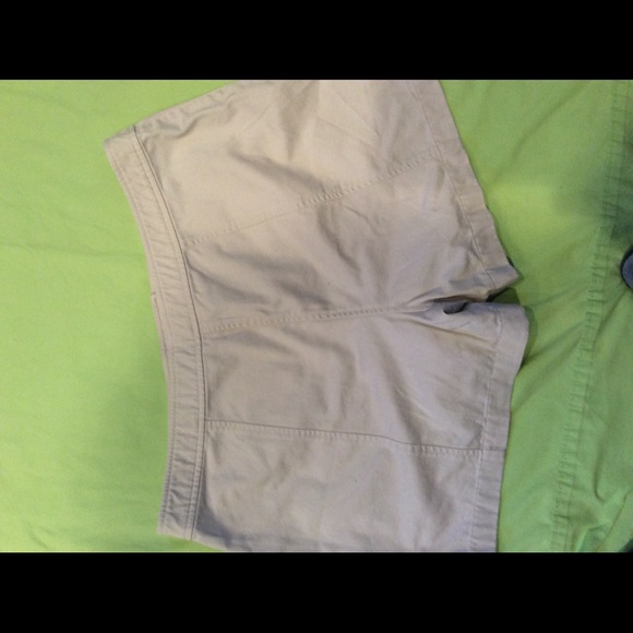 Ann Taylor LOFT Shorts - Picture 3 of 3