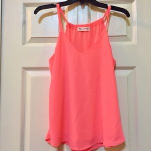 Beautiful vibrant scrunch back tank!