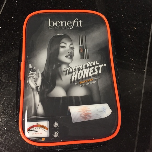 Benefit Limited Edition Cosmetic Pouch/Makeup Bag