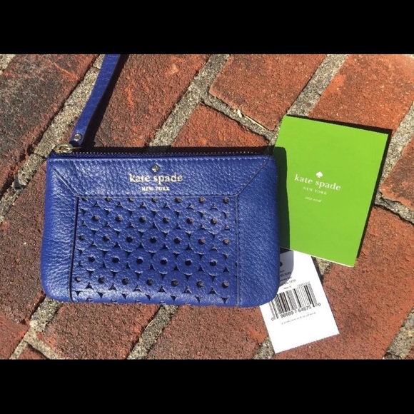 kate spade Handbags - Kate Spade Mercer Isle Bee Atlantic Blue Wristlet