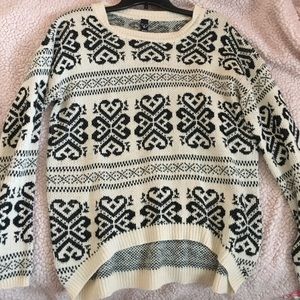 M/L sweater. Never wore!