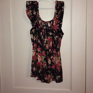 ⭐️️SALE⭐️️ Francesca's Floral Blouse