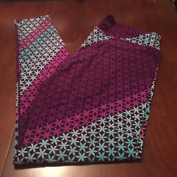 BNWT LuLaRoe TC leggings - purple & blue flowers