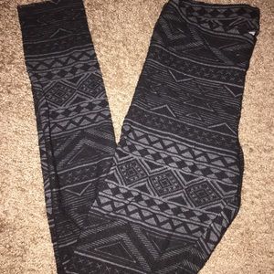 printed leggings.