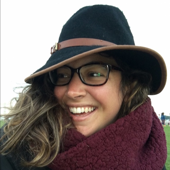 Meet your Posher, Anna - Picture 2 of 2