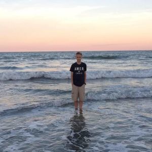 Meet your Posher, Logan