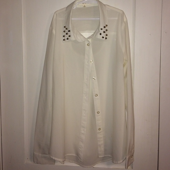 ⭐️️SALE⭐️️ Charlotte Russe Button Down