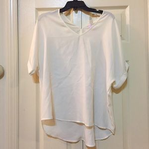 Beautiful creme Hi/low short sleeve tunic