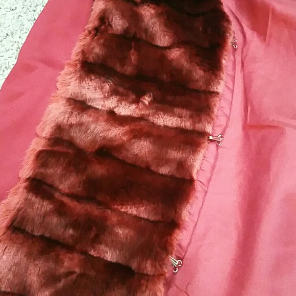 Glamorous faux fur vest - Picture 3 of 3