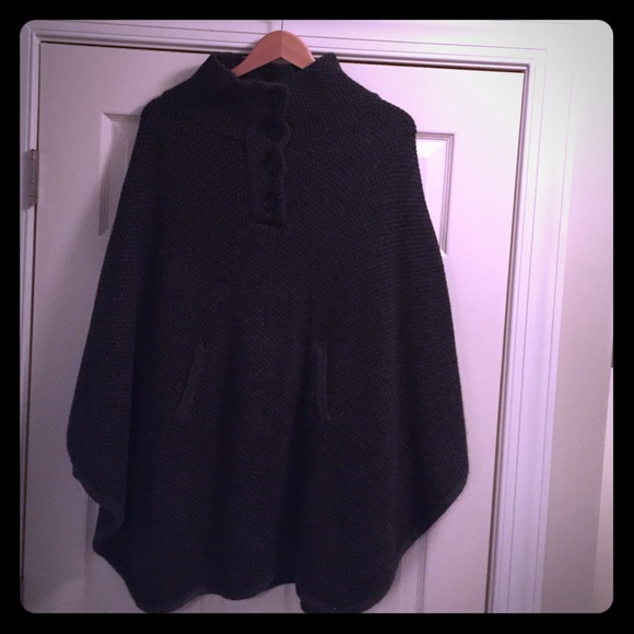 Wool Cape✨ - Picture 1 of 3