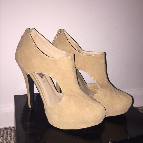 HEELS