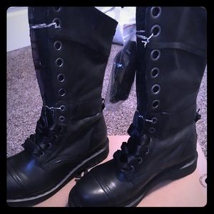 Black Leather Dr. Martens AirWair Triumph 1914
