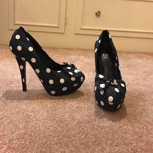 PRICE LOWERED Polkadot platform heals with bow