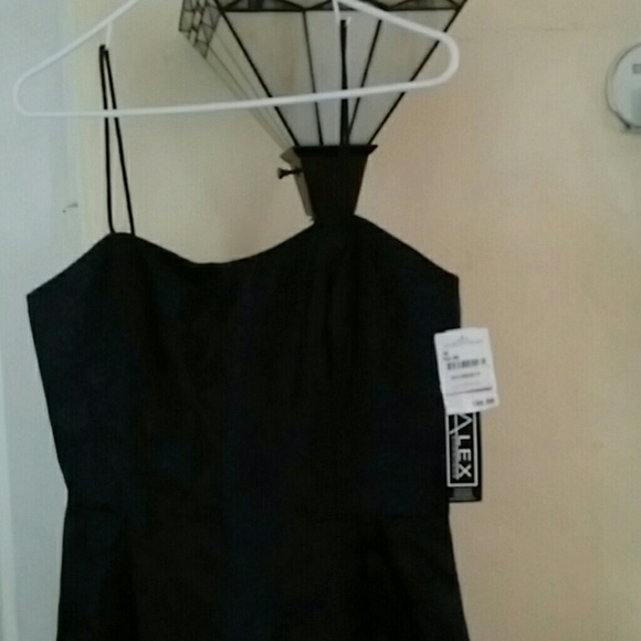 Two picess formal dress new whit tag .