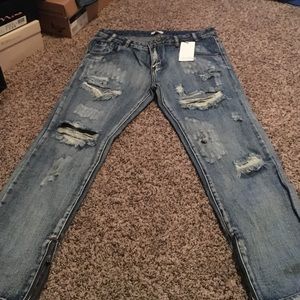 Tobi Ripped Jeans