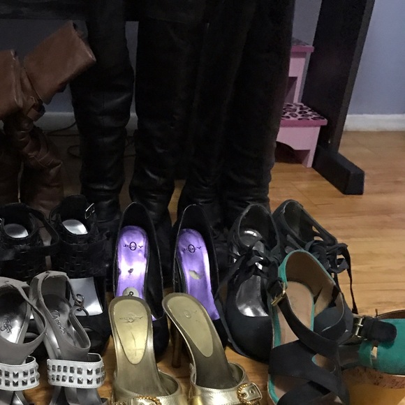 Multiple Shoes Size 7-7.5 - image 4