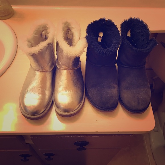 Kids boots size 2