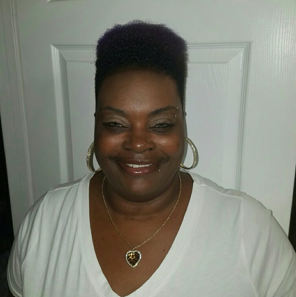 Meet your Posher, Claudette - Picture 1 of 1