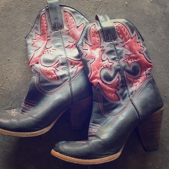 Very Volatile Cowgirl boots!
