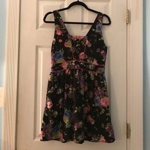 One Clothing Size Large Floral Dress