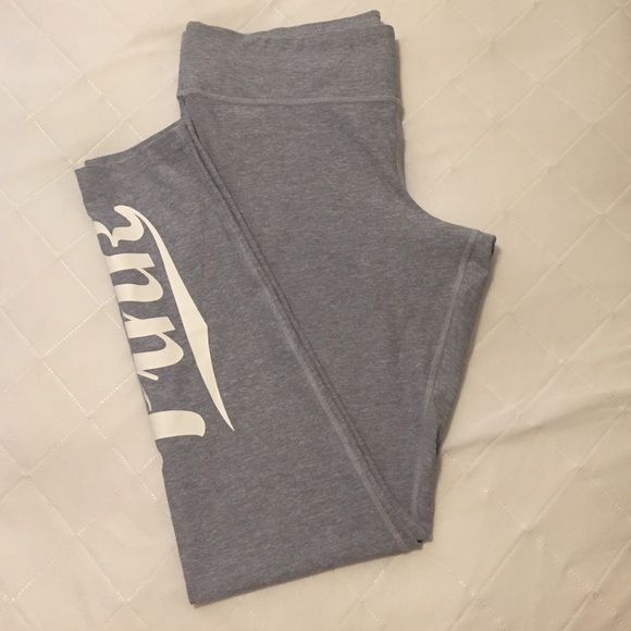 PINK yoga leggings