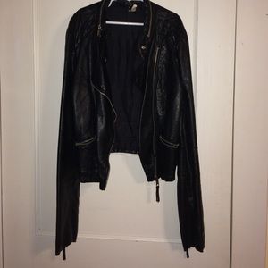 ⭐️️SALE⭐️️ H&M Leather Jacket