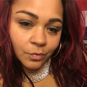 Meet your Posher, Aisha