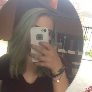 Meet your Posher, Annabel