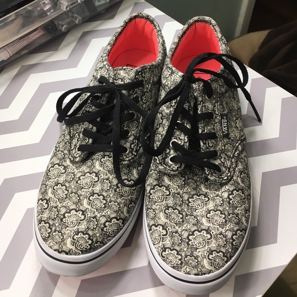 Henna Tattoo Vans Size 7