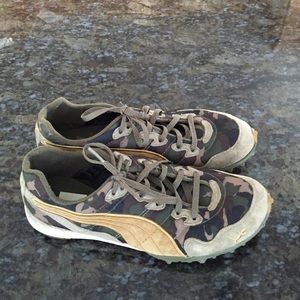Puma Size 7 shoes