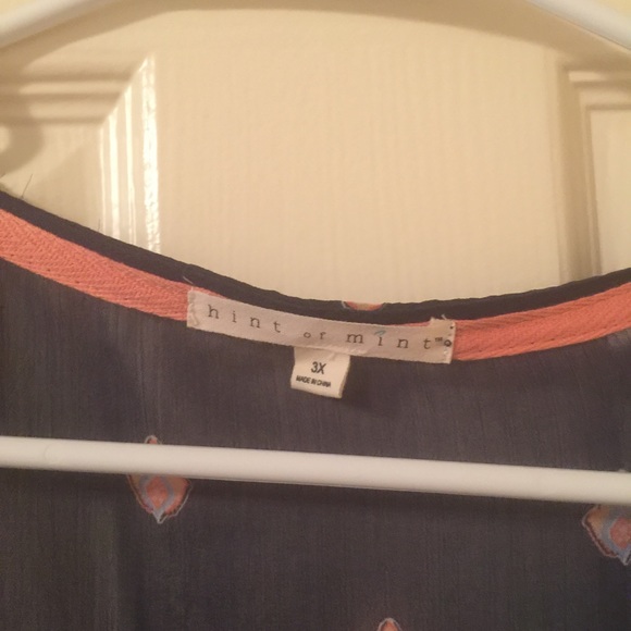 Flowy top - Picture 2 of 2