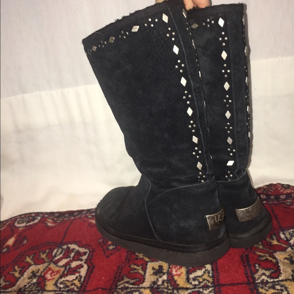 UNIQUE black UGGS - Picture 1 of 4