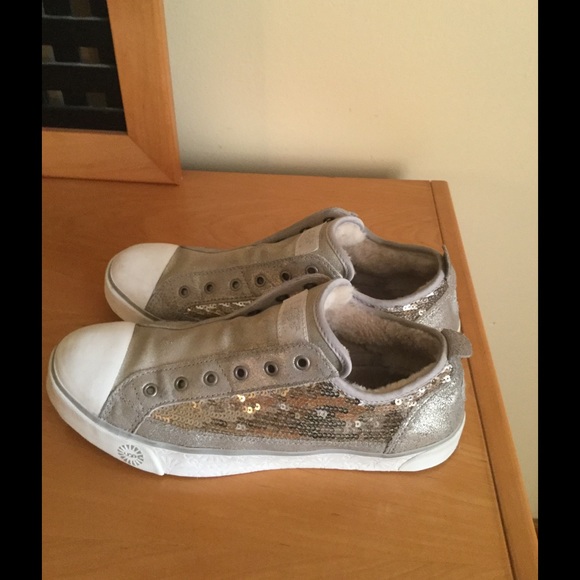 tennis shoes with fur inside