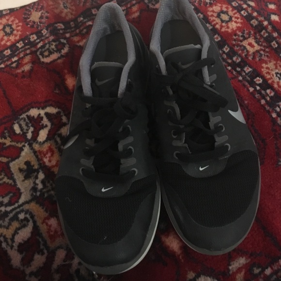 Nike tennis shoe