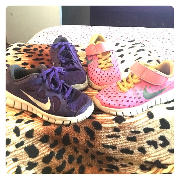 Bundle of 2 pairs of Nikes