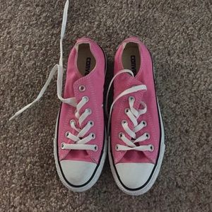 CONVERSE Women's Pink Low Top Converse NWOT