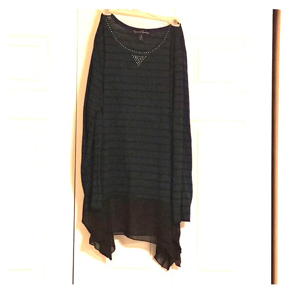 Striped blouse with chiffon material