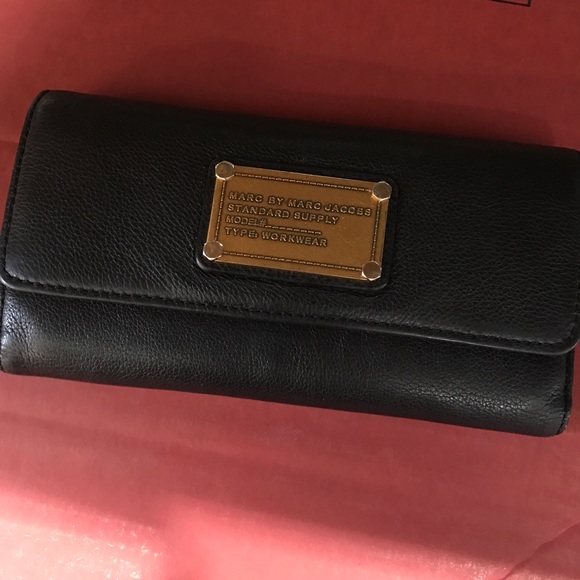 Marc Jacobs classic q trifold wallet