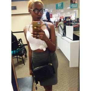 Meet your Posher, Chanel