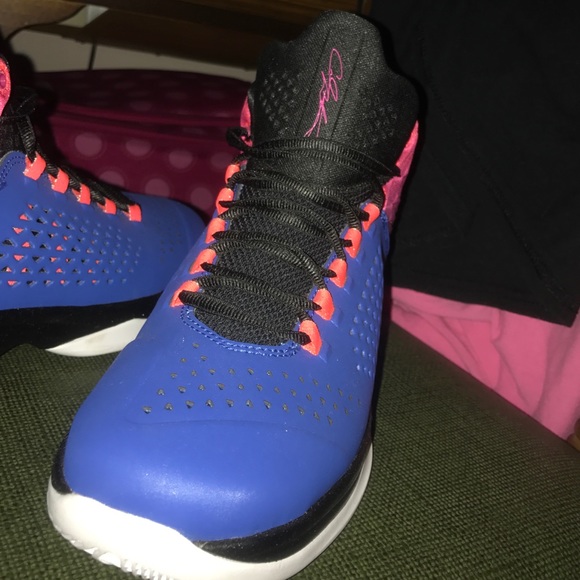 Jordans💦 - Picture 2 of 4