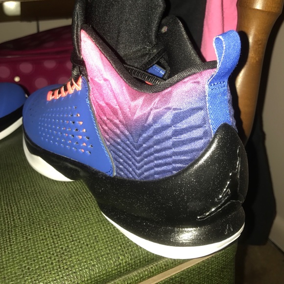 Jordans💦 - Picture 3 of 4