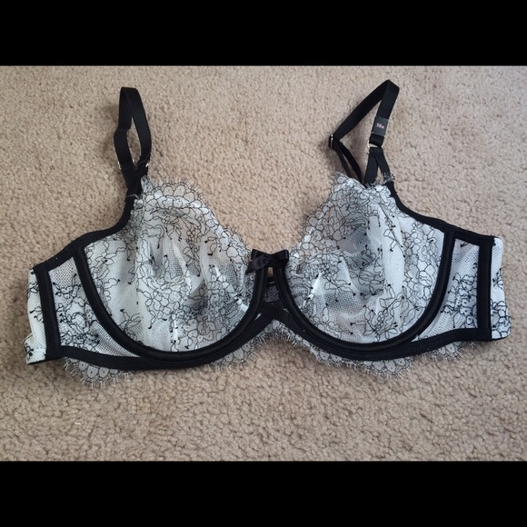 NWT VS unlined wired lace bra 38B