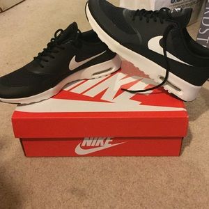 Nike women's Air Max Thea size 8