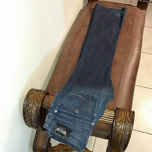 Rock & Republic Dark Wash - Picture 2 of 4